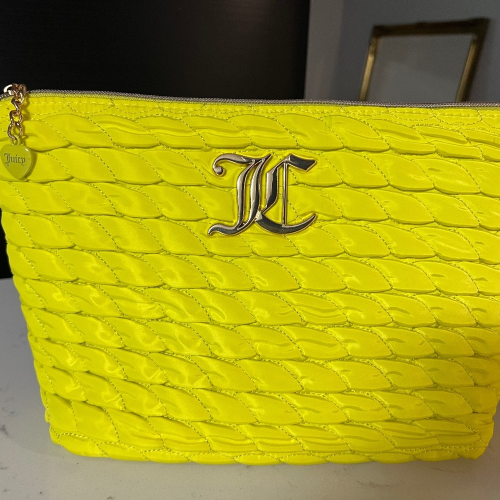 NEW!! JUICY COUTURE WOMEN'S COSMETICS BAG-